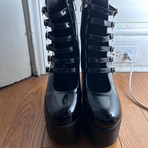 Black Heart Platforms - Picture 3 of 5